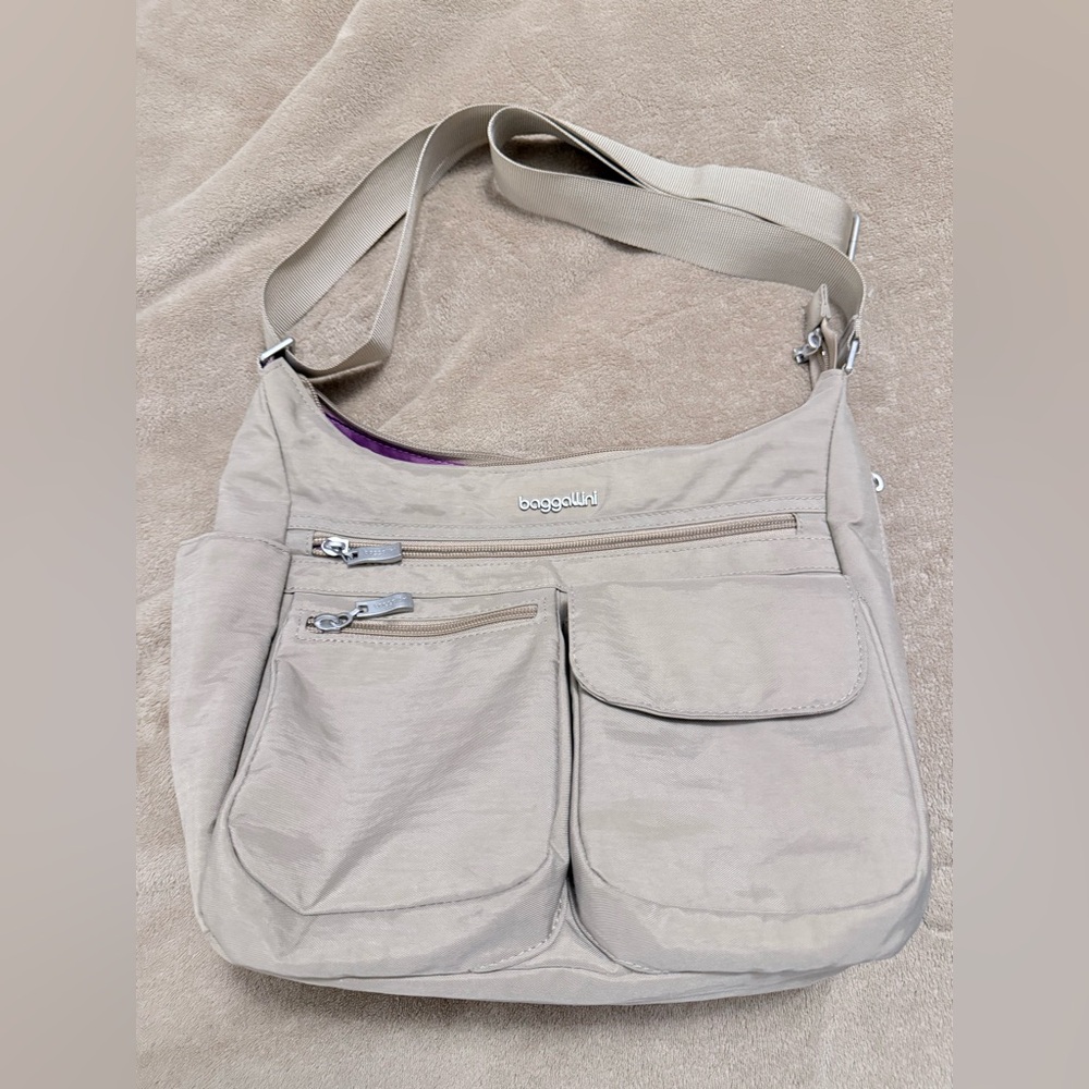Baggallini Beige Crossbody Bag
